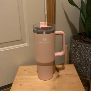 Light pink 40 oz Stanley straw cup
